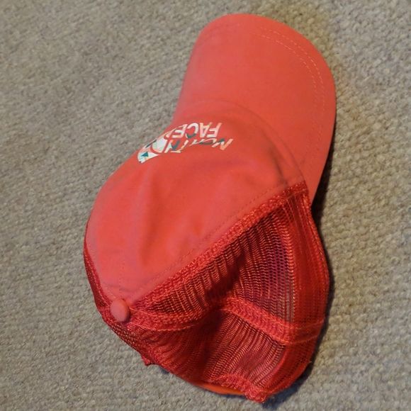 The North Face unisex trucker cap - Picture 2 of 6